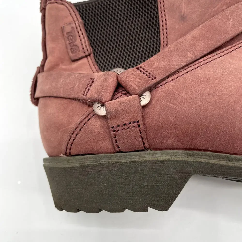 Teva Booties // De La Vina Dos Chelsea Boot in Redwood // 6.5